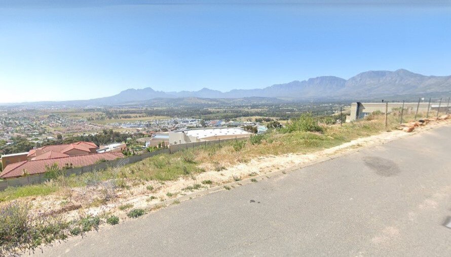  Bedroom Property for Sale in Gordon Heights Western Cape
